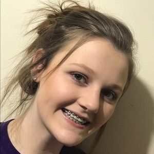 Meet your Posher, Holly